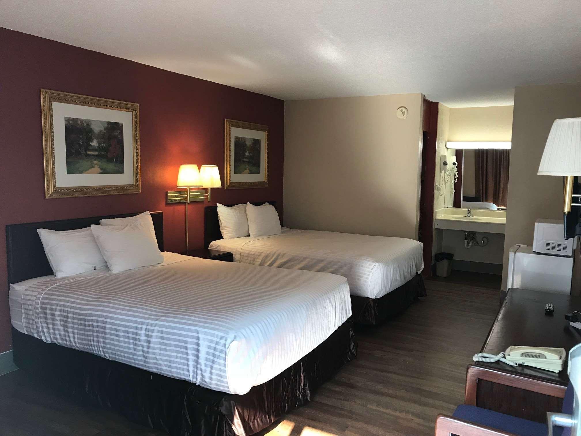 Отель Pullman Madrid Airport & Feria Экстерьер фото