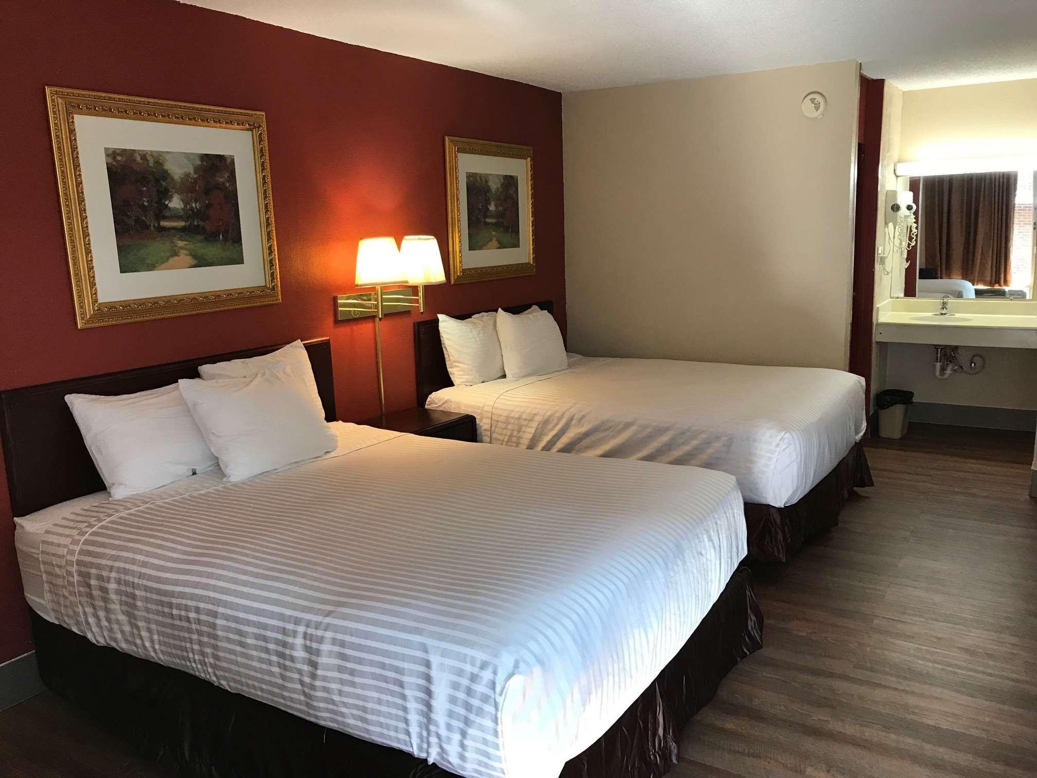 Отель Pullman Madrid Airport & Feria Экстерьер фото