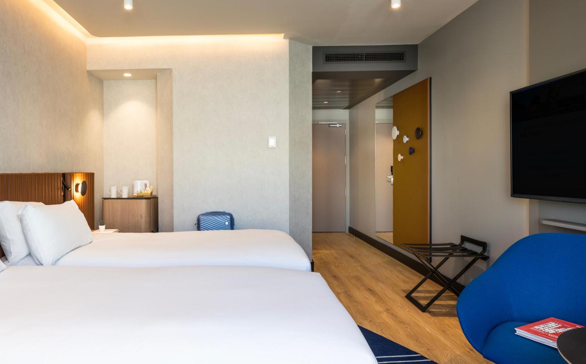 Отель Pullman Madrid Airport & Feria Экстерьер фото
