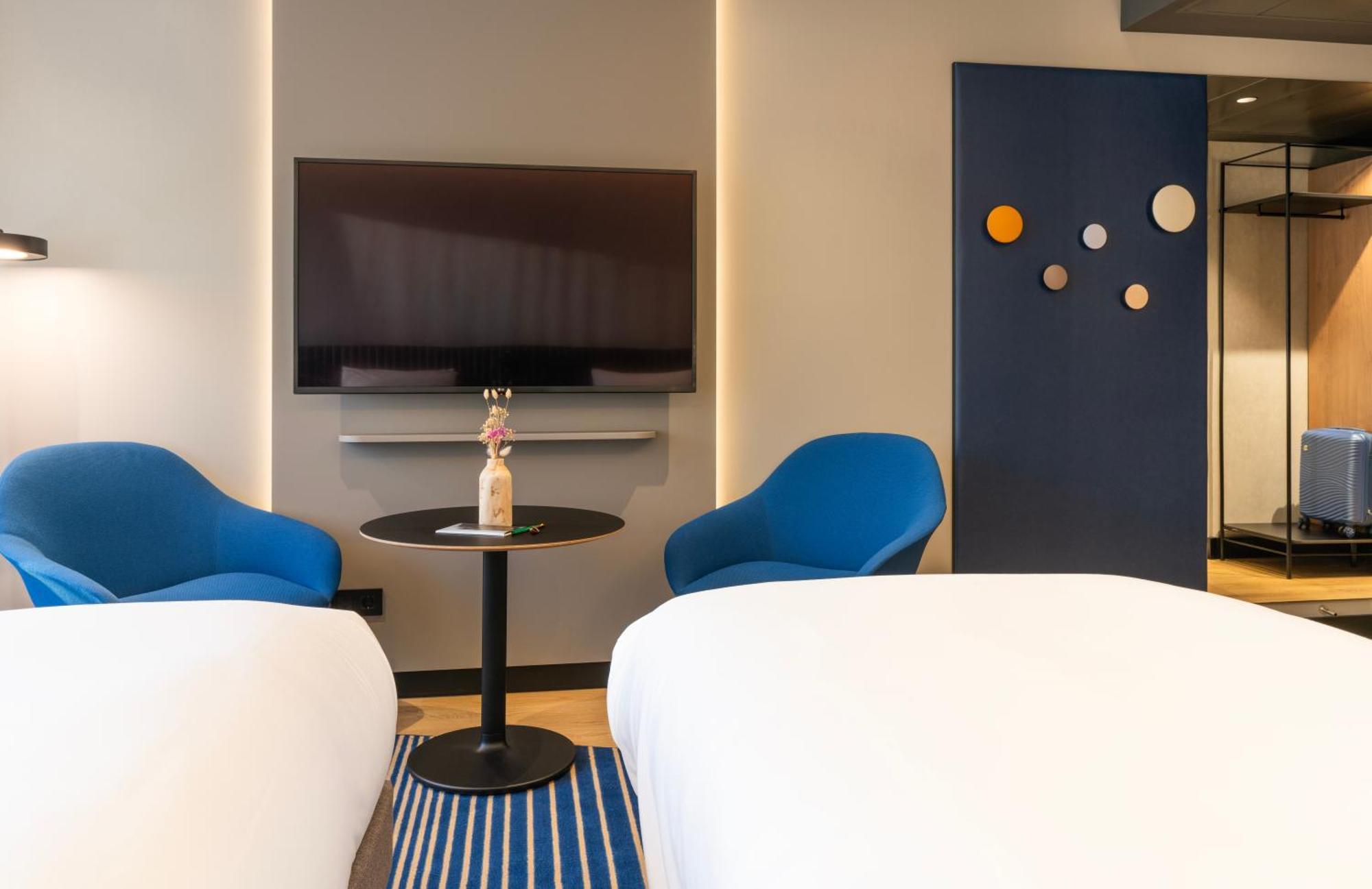 Отель Pullman Madrid Airport & Feria Экстерьер фото